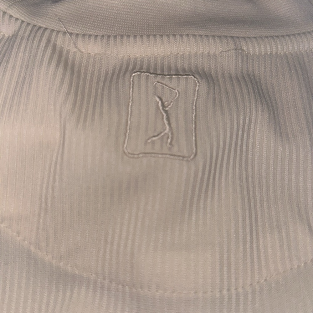 Performance sweater. - Picture 4 of 4